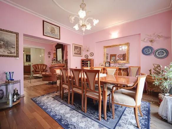 Aristocratic apartment for sale in an excellent location next to the St. Alexander Nevsky Cathedral