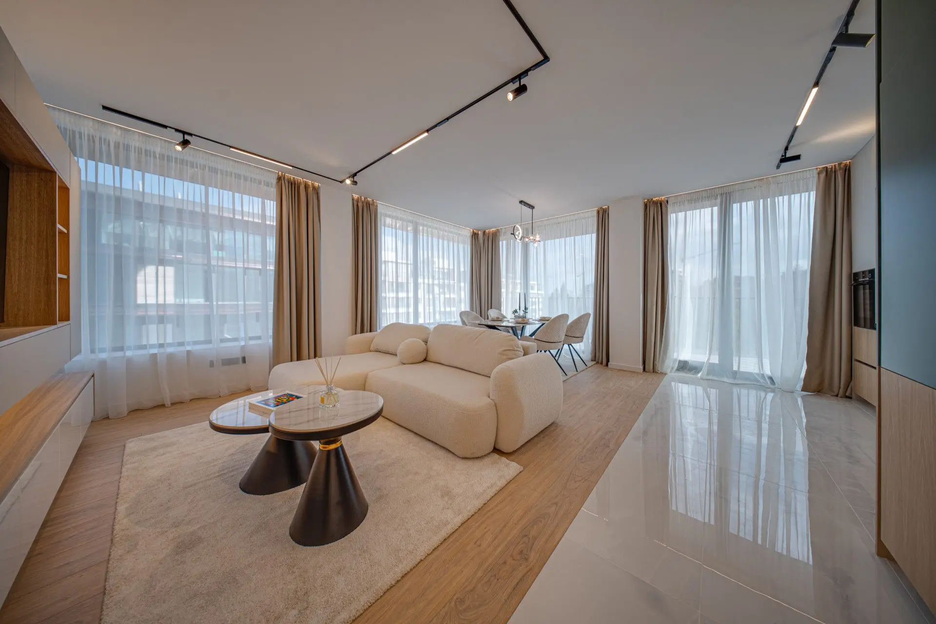 03bb45081e8745fd06266e95f6181b42 Luxurious two-bedroom apartment in an iconic, innovative building Kosher