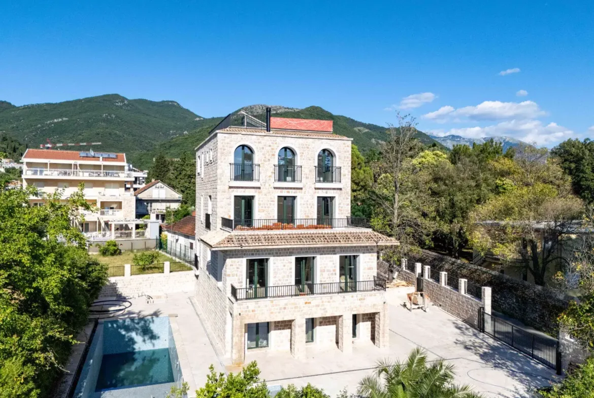 Stone villa in the second row to the sea, Donja Lastva