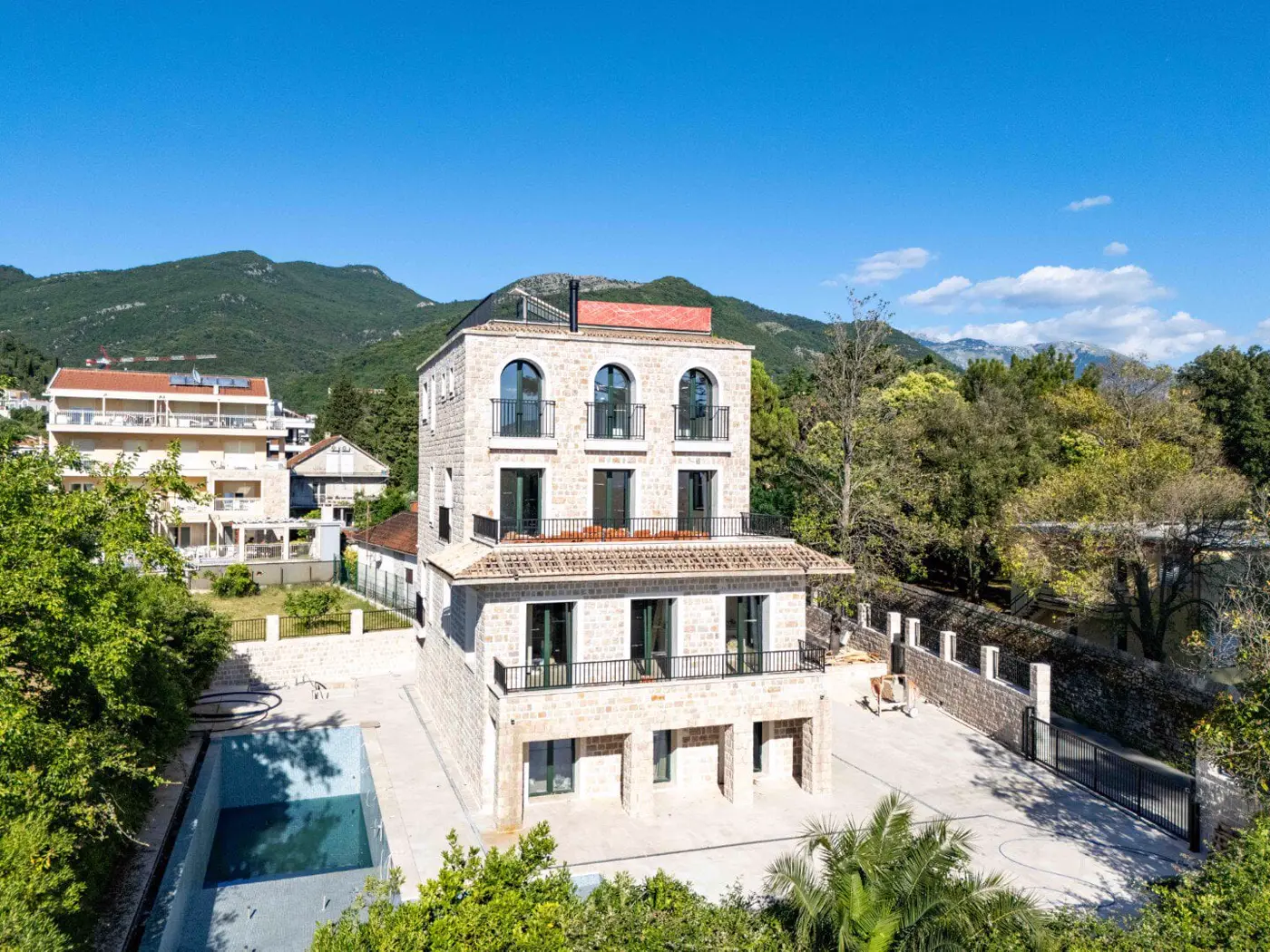 04-10 Stone villa in the second row to the sea, Donja Lastva