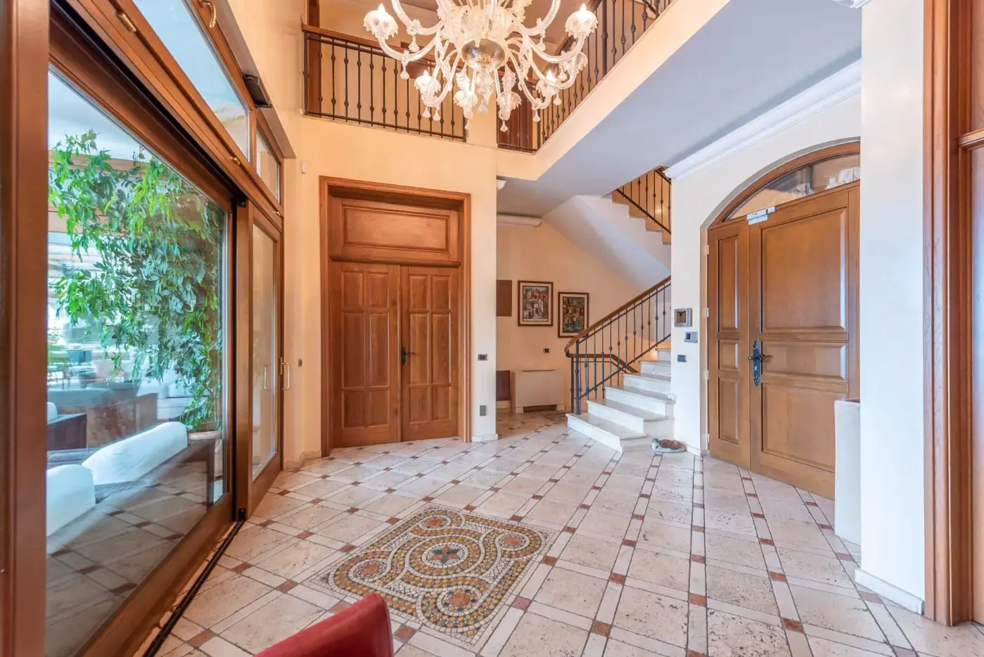 Stone villa with pool and sea view in the immediate vicinity of the Old Town, Budva