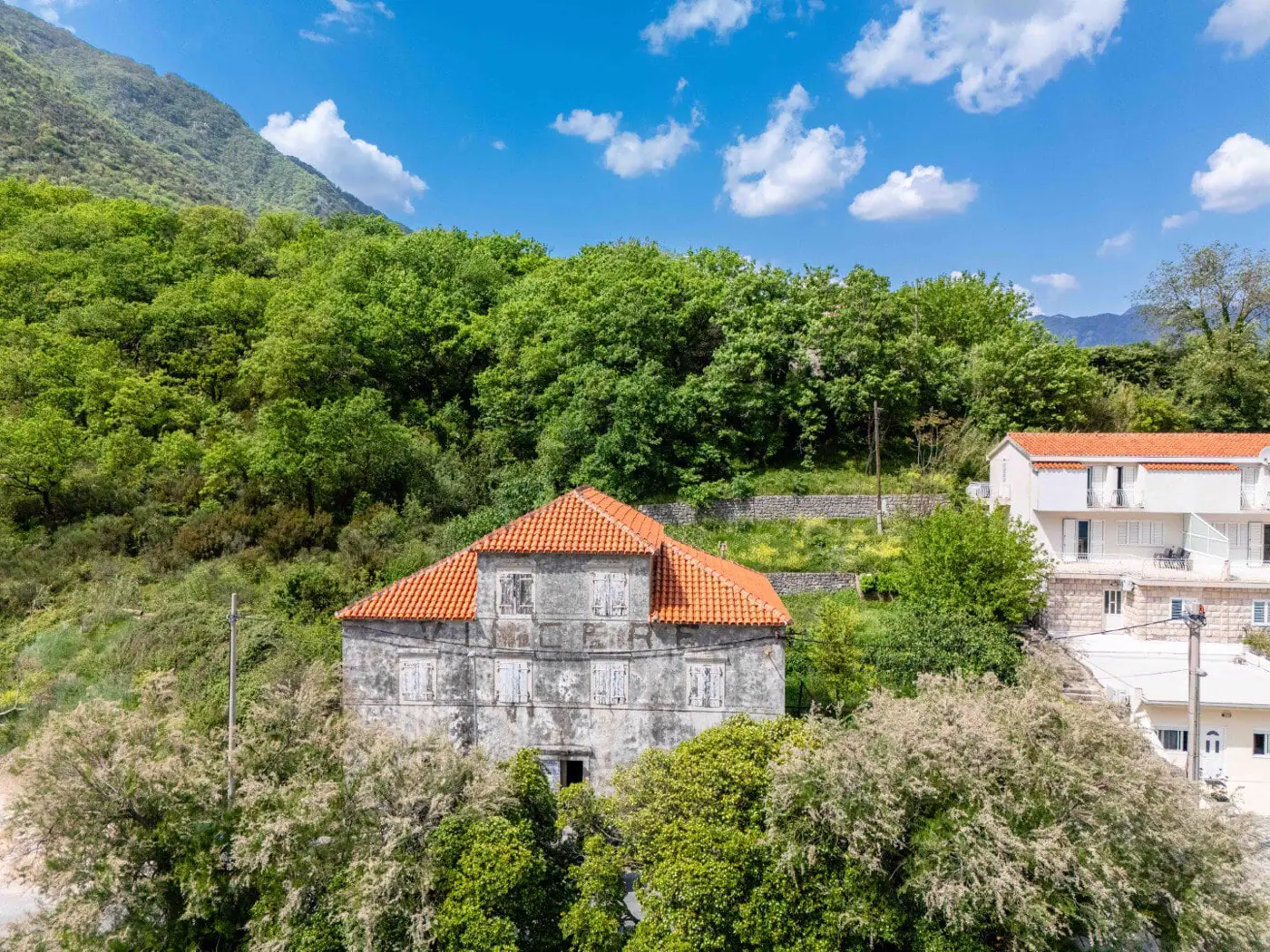 Stone palace for renovation on the first line to the sea, Prčanj