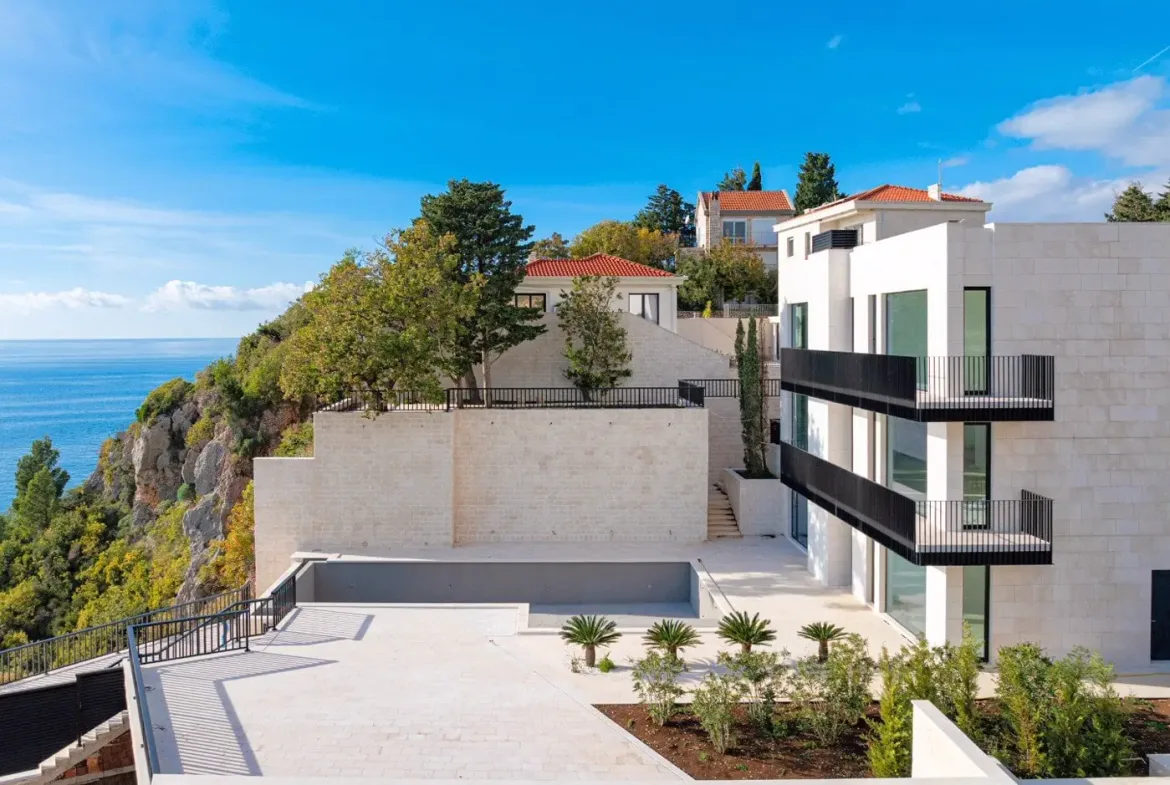 Villa on the cliff, Skočiđevojka, Budva