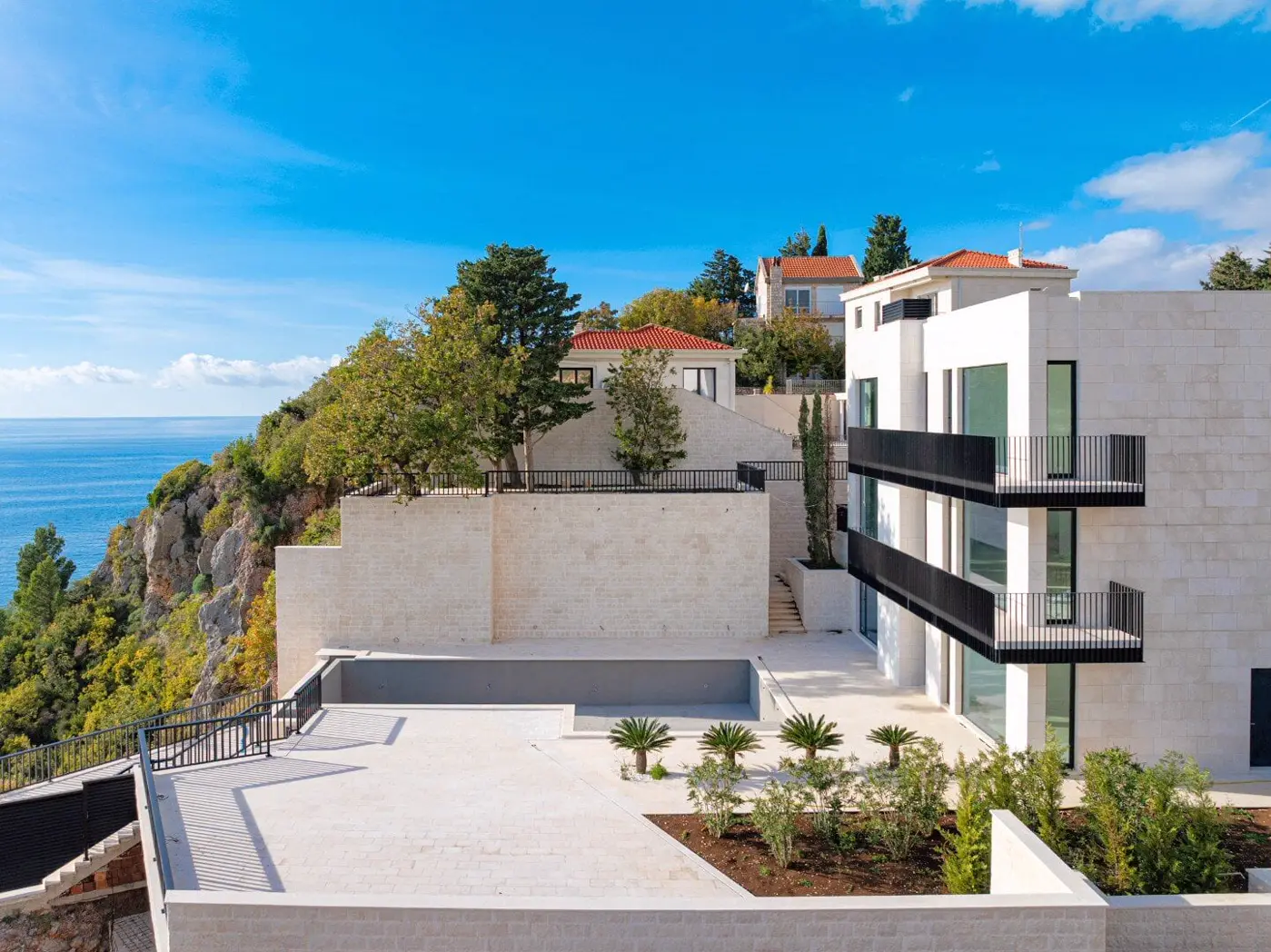 Villa on the cliff, Skočiđevojka, Budva