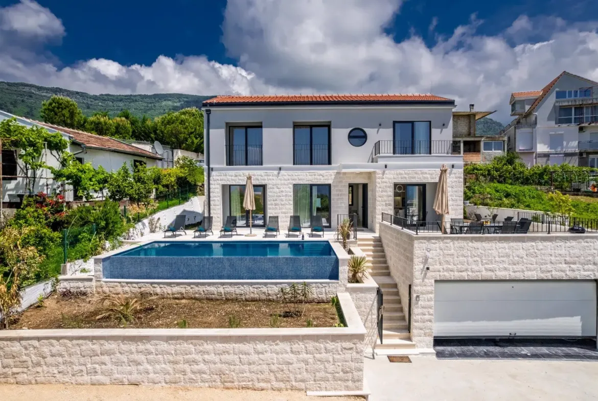 New villa with 4 bedrooms and swimming pool, Tivat, Mrcevac