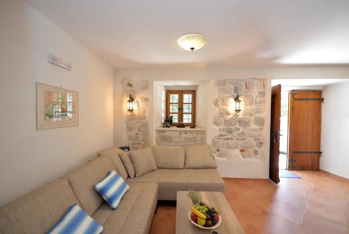 Historic stone villa on the first line to the sea, Prcanj, Kotor