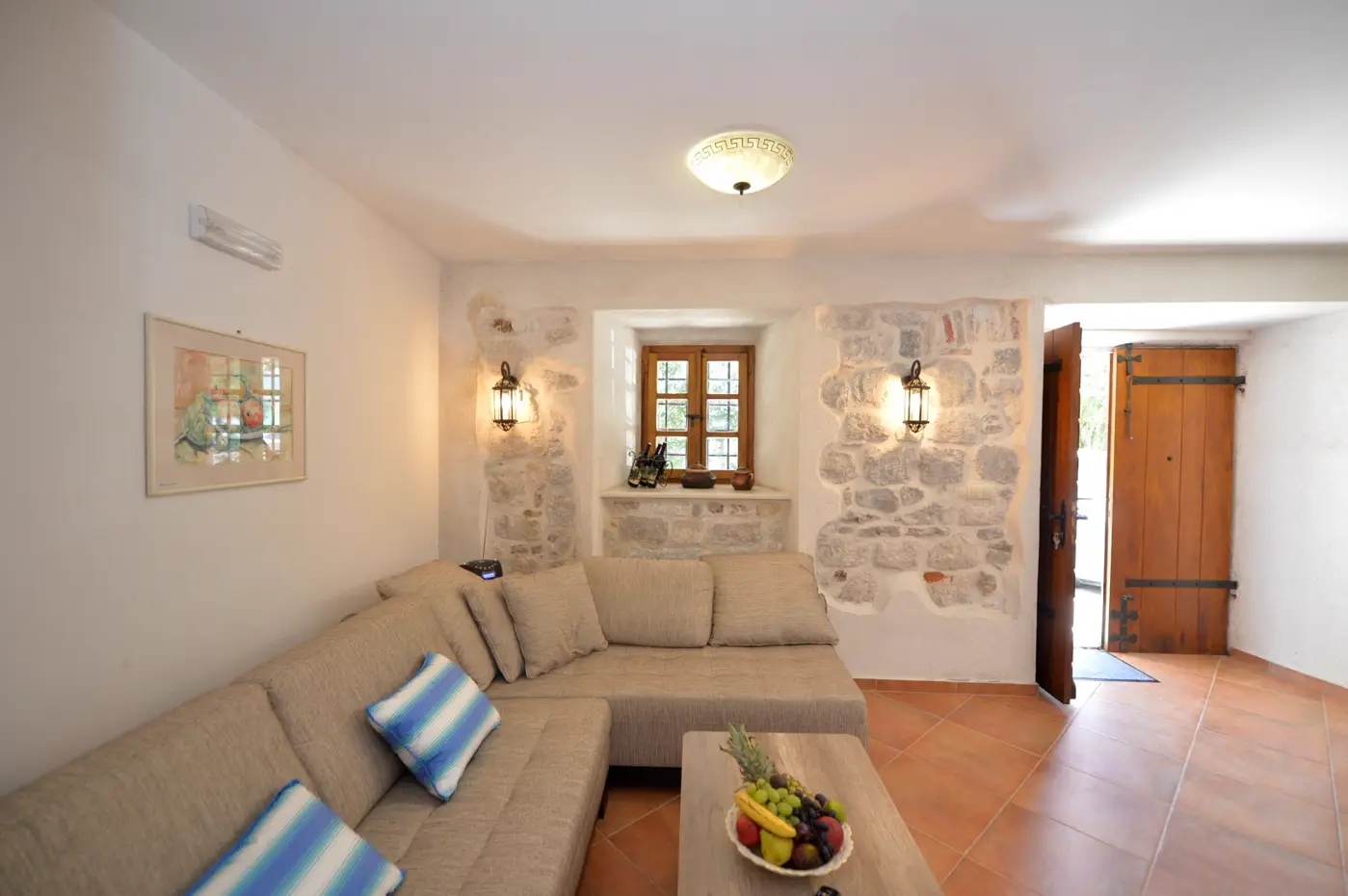 Historic stone villa on the first line to the sea, Prcanj, Kotor