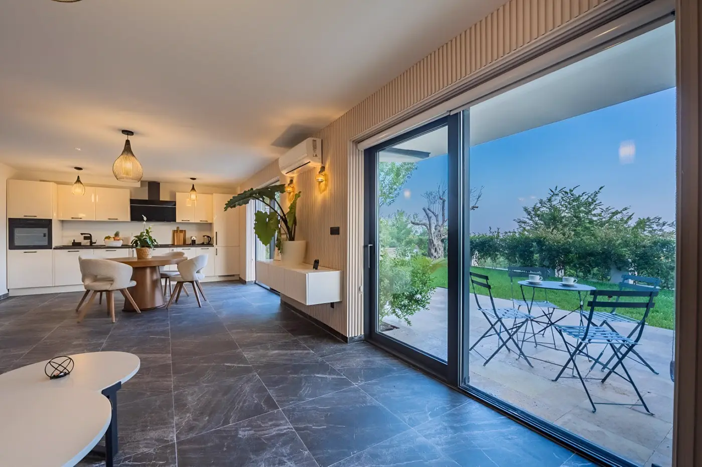 Contemporary villa with 8 bedrooms, Markovići, Budva