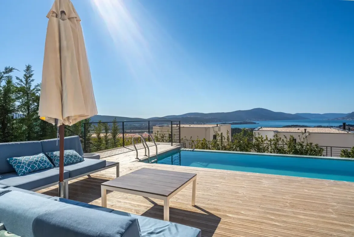 Newly built four-room villa with a pool and a view of the Tivat Bay, Kavač, Kotor