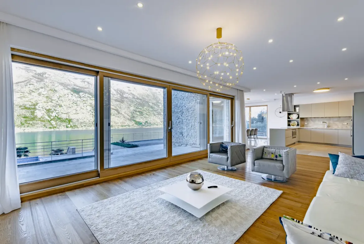 Villa Stoliv with a panoramic view of the sea, Kotor