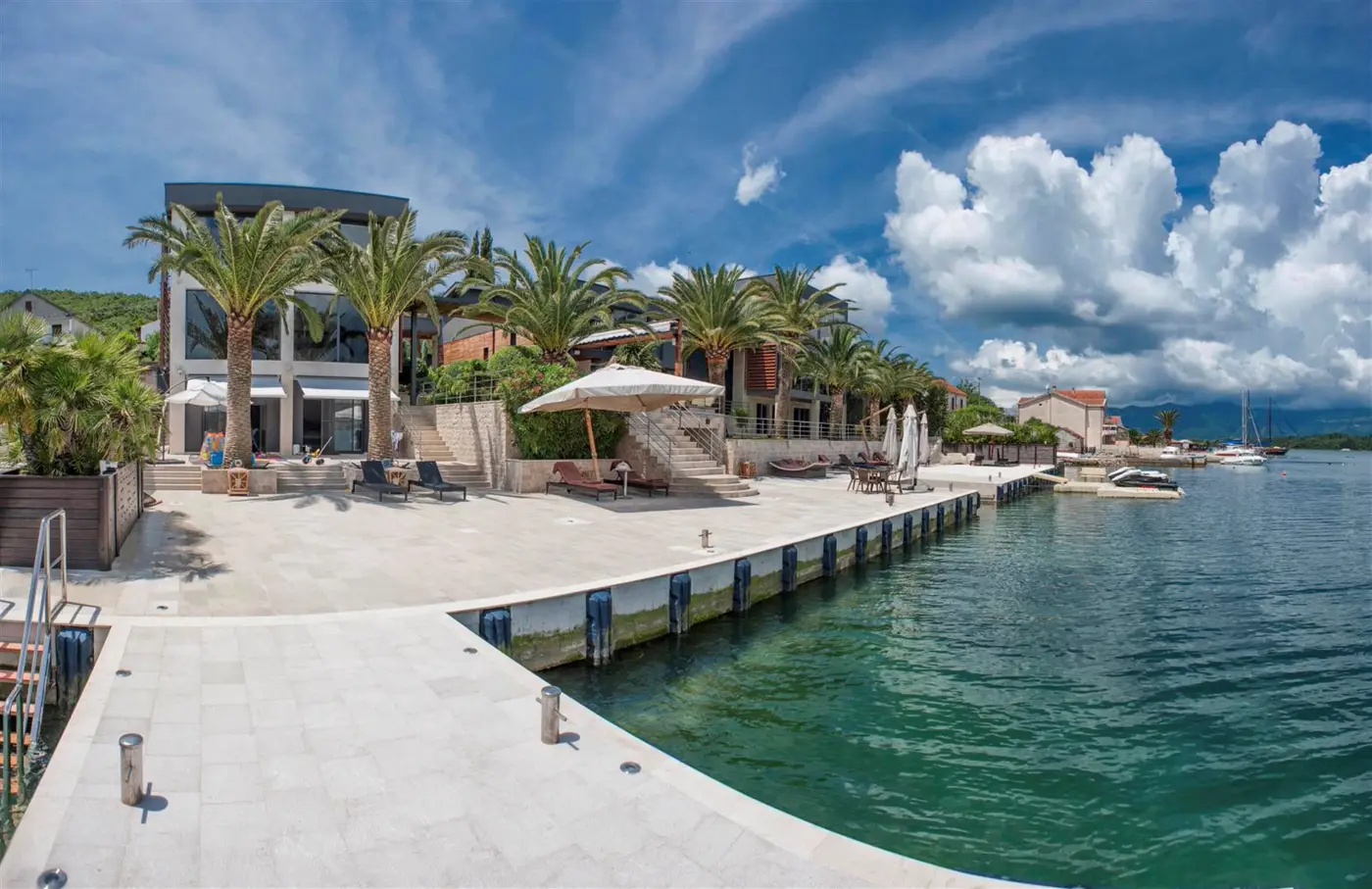 Luxurious complex of villas with a private pontoon, Đuraševići, Tivat