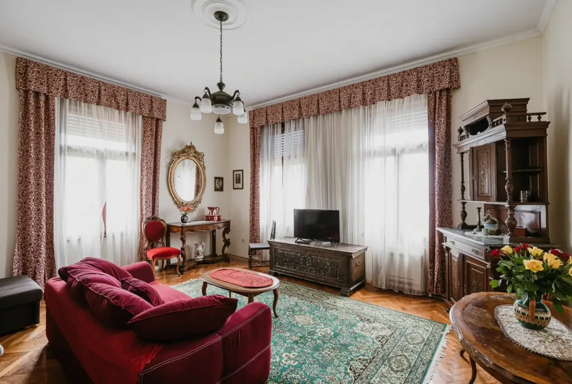Authentic villa with a spacious garden, Herceg Novi, Savina