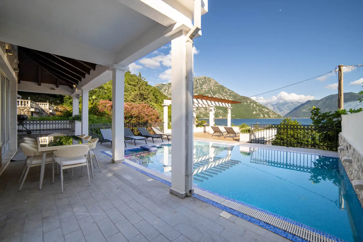 Modern villa on the first line to the sea, Strp, Kotor
