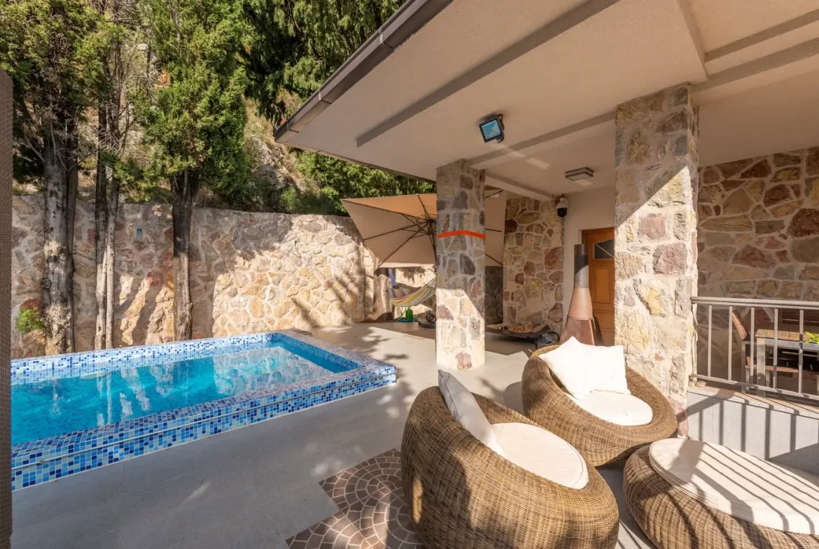 Stone villa with pool and panoramic sea view, Markovići, Budva