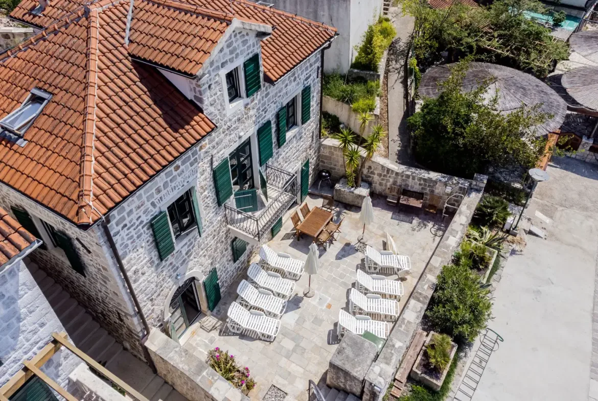 Historic stone villa Stara Posta, Rose, Herceg Novi