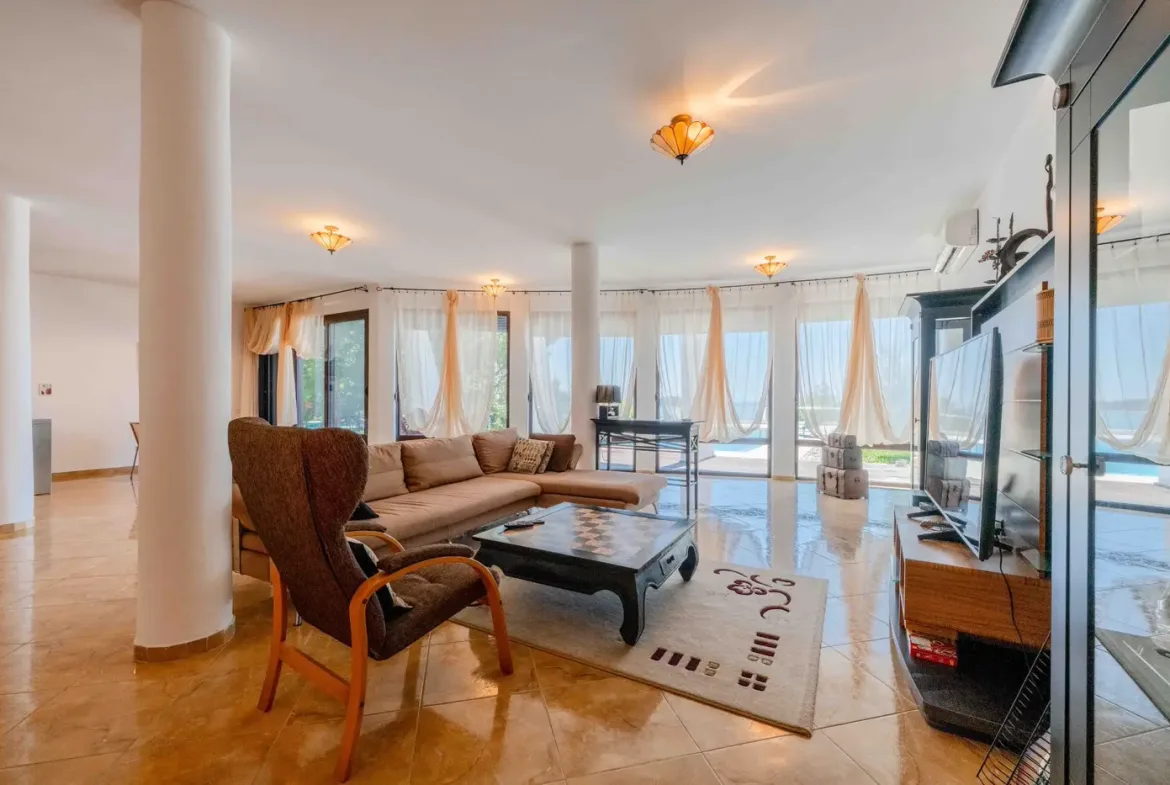 Beachfront villa with a private pool, Utjeha, Bar