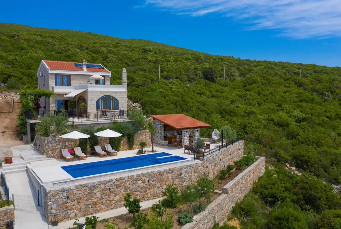Authentic villa with pool and panoramic sea view, Zagora, Kotor