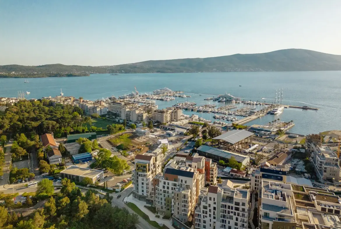 Sea View Penthouse in Boka Place, Porto Montenegro