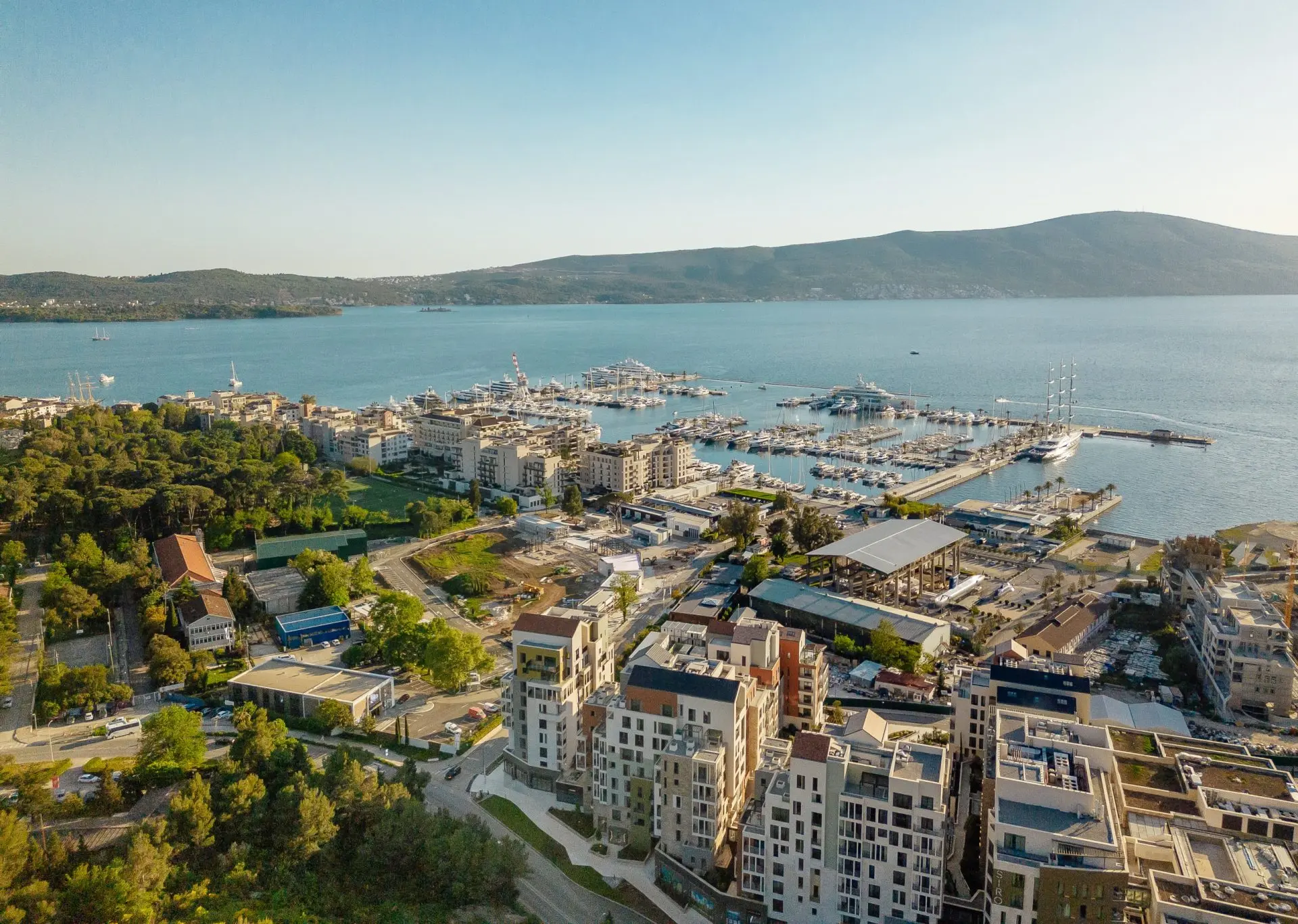 04440c3bc0ec7fa7d365b2f811927d44f1eb2ffef8601d3c13f240d496ab92f36824d15563df1 Sea View Penthouse in Boka Place, Porto Montenegro