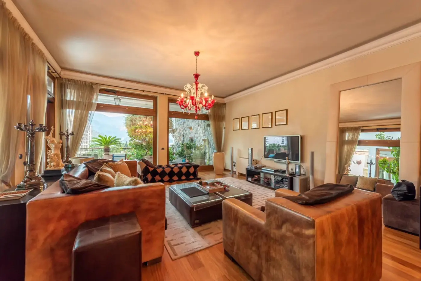 Stone villa with pool and sea view in the immediate vicinity of the Old Town, Budva