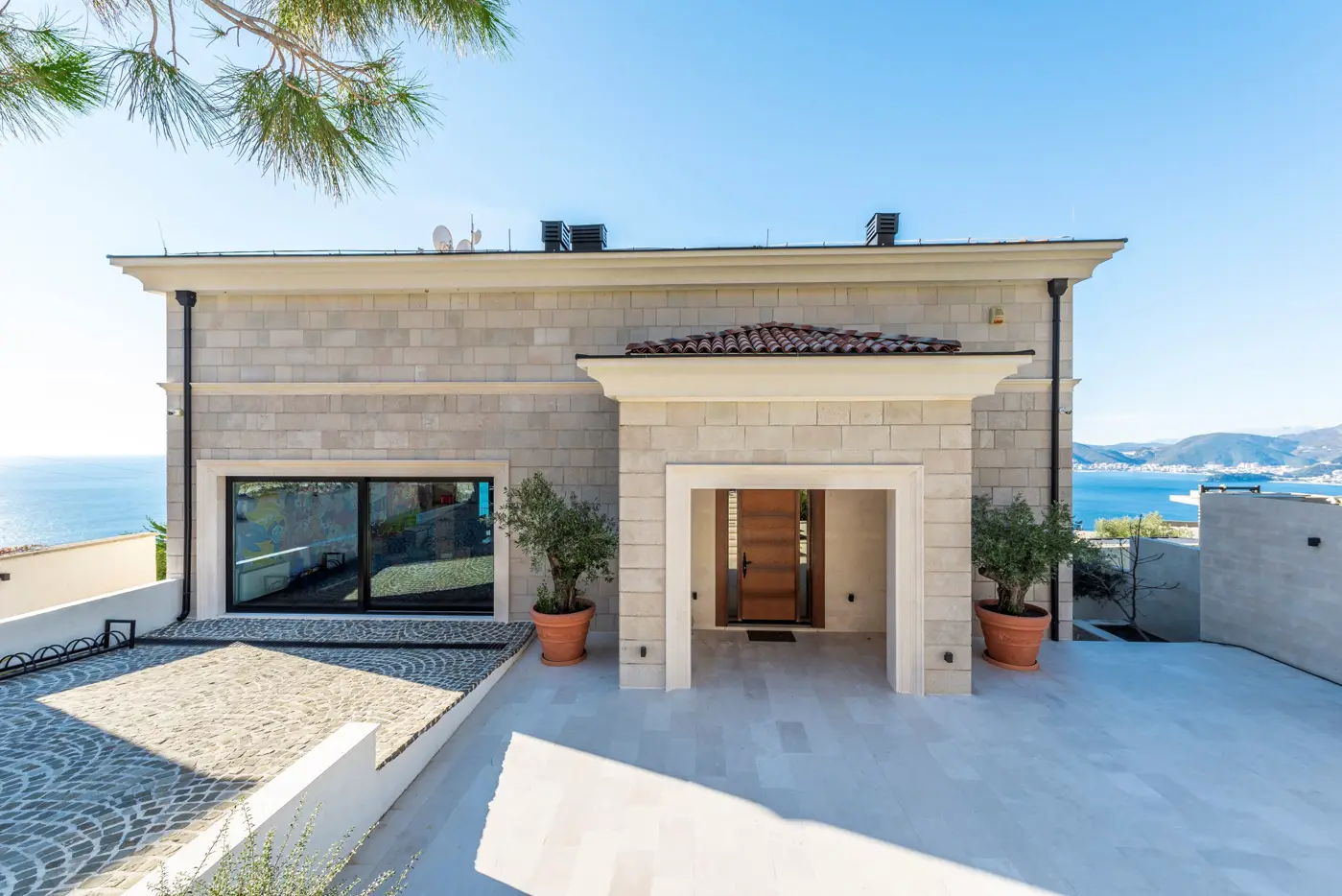Luxury villa with open sea view, Blizikuce, Budva
