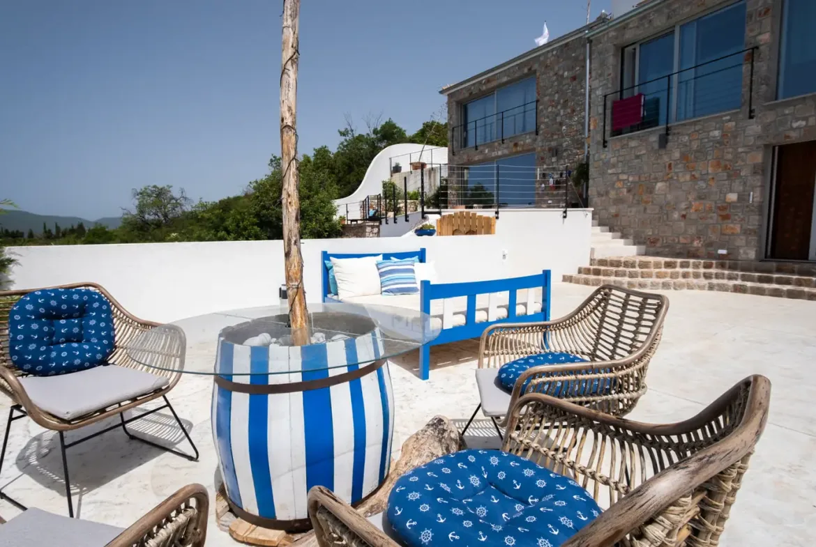 Estate of three villas with swimming pool, Klinci, Herceg Novi