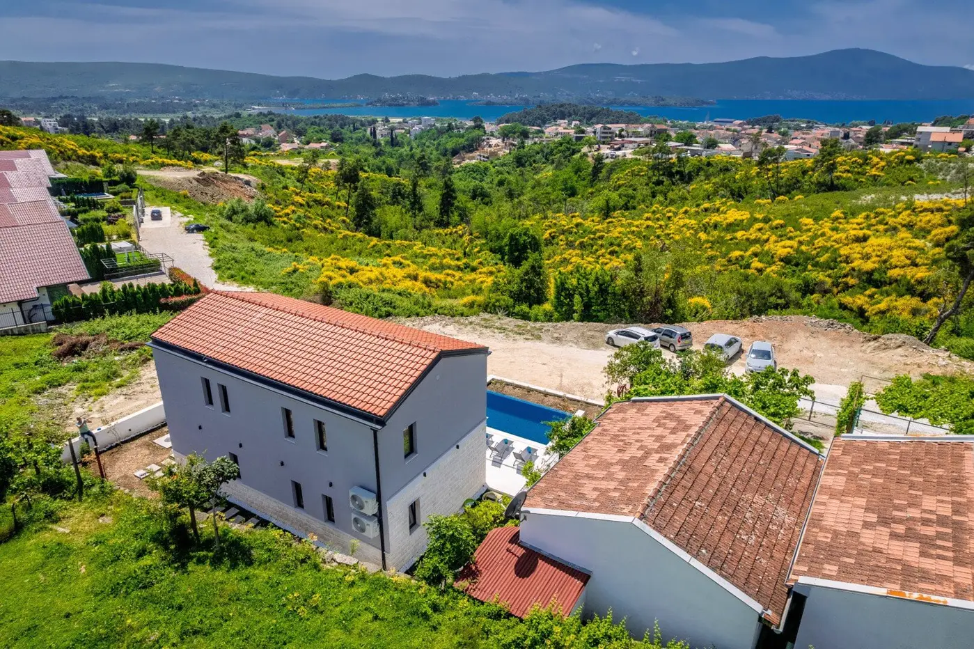 New villa with 4 bedrooms and swimming pool, Tivat, Mrcevac