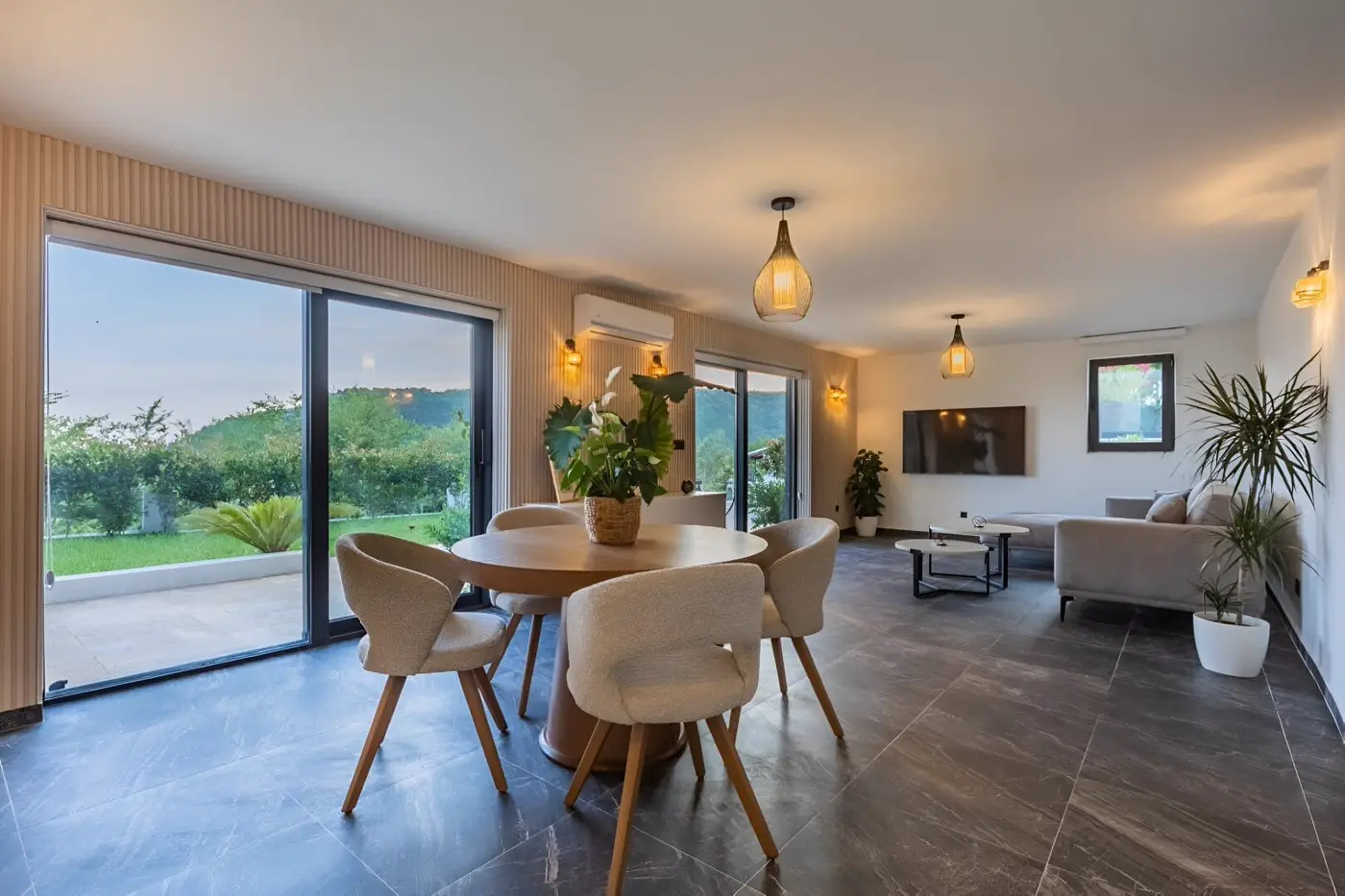 Contemporary villa with 8 bedrooms, Markovići, Budva