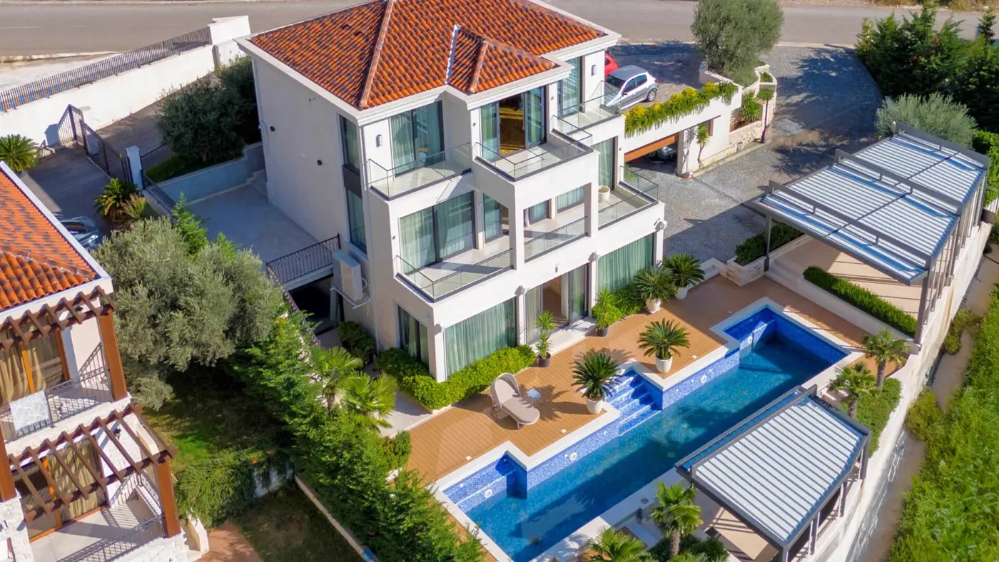 Exclusive villa in Blizikuće, Budva