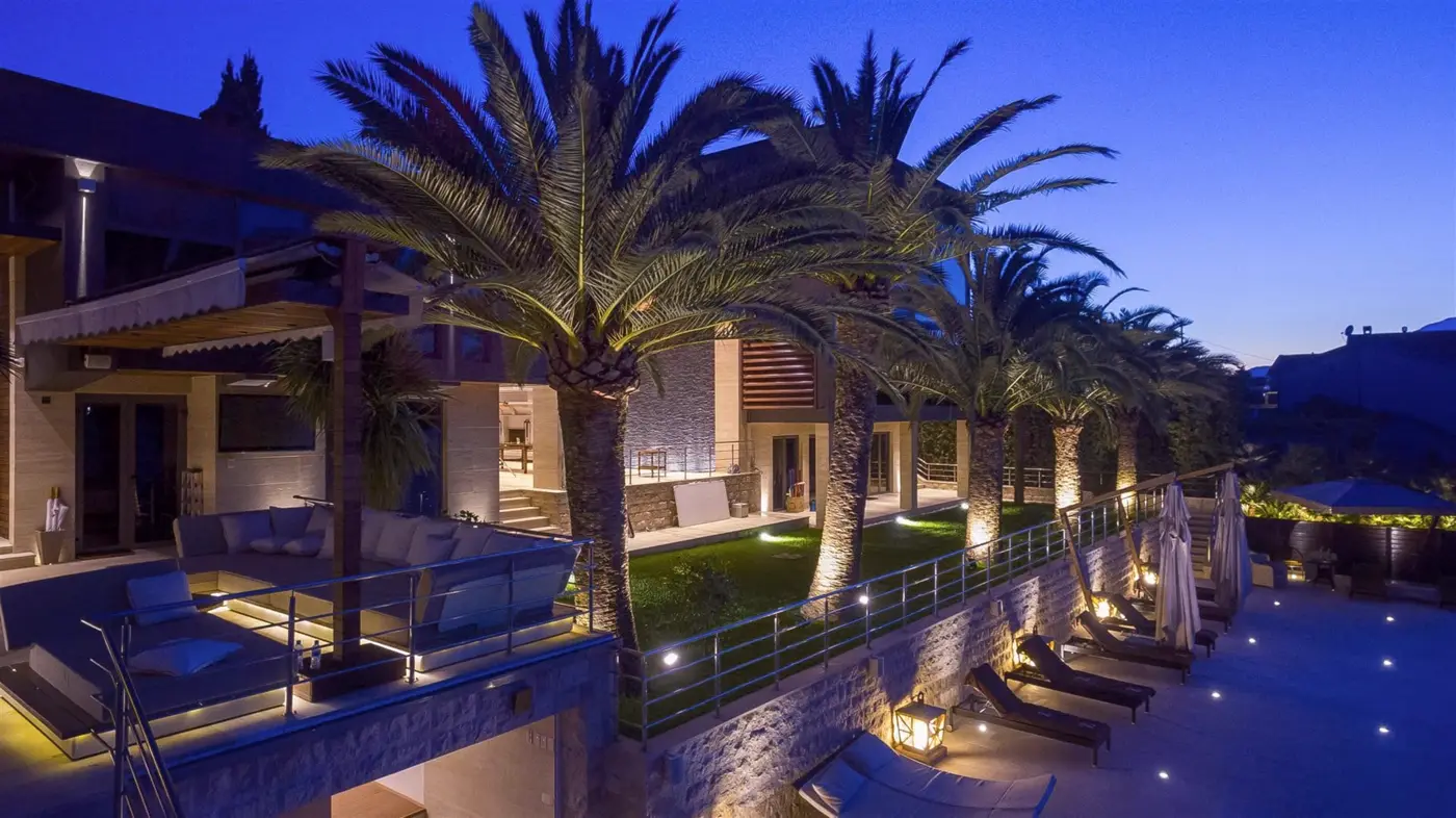 Luxurious complex of villas with a private pontoon, Đuraševići, Tivat