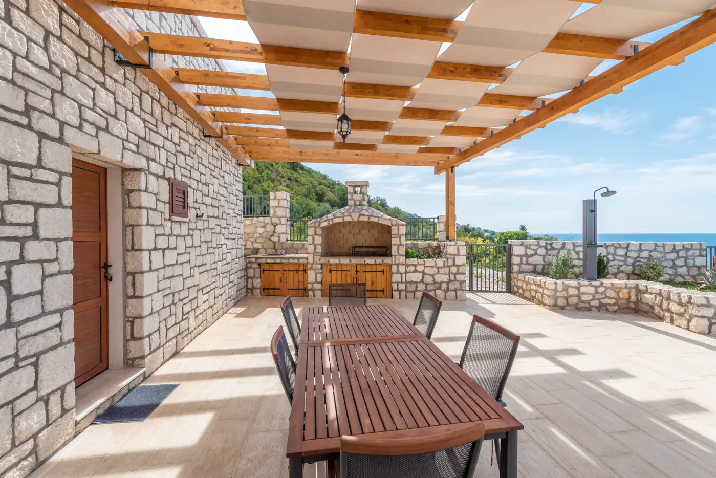 05-83 New villa with pool, Drobni Pijesak, Budva