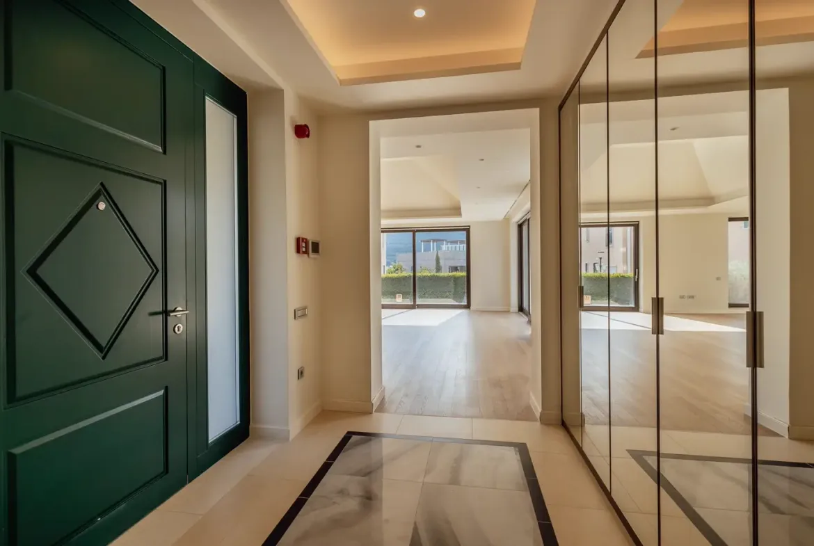 Villa with jacuzzi on the roof terrace, Portonovi Village Residences, Herceg Novi
