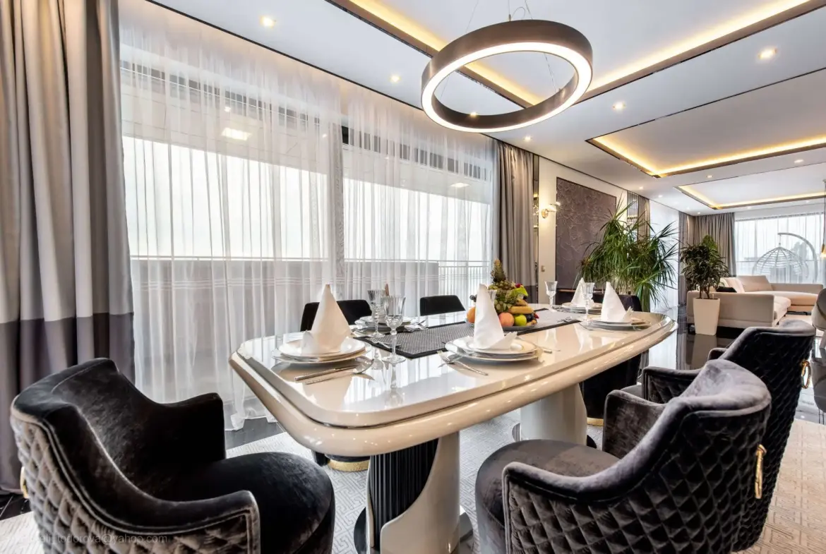Luxury apartment in a complex on the first line to the beach