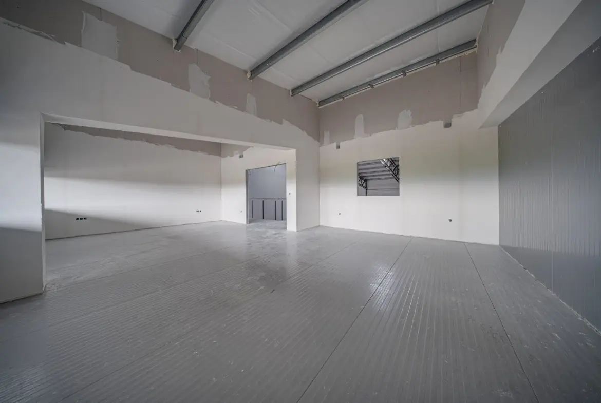 Newly built warehouse premises are for sale in the village of Lozen, at the Act 14 stage