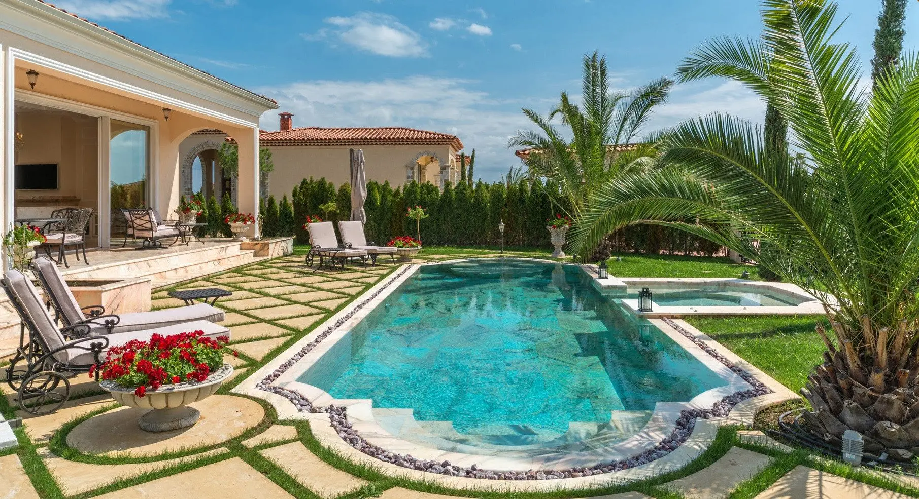 Luxurious villa with pool in Sunny Beach for sale