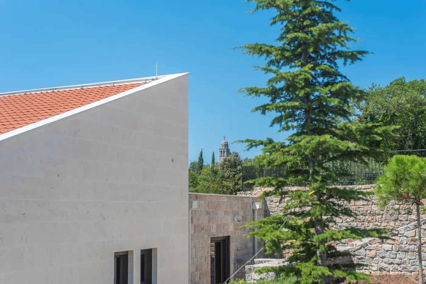 An exceptional complex of villas with an outdoor pool and a large estate, Đuraševići, Tivat