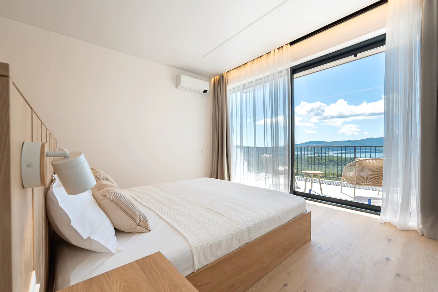 06-14 Four-bedroom luxury family villa, Kavač, Kotor