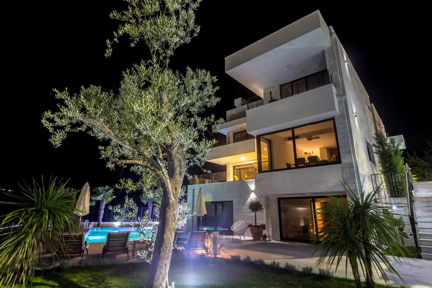 Modern villa with a swimming pool and sea view, Đenovići, Herceg Novi