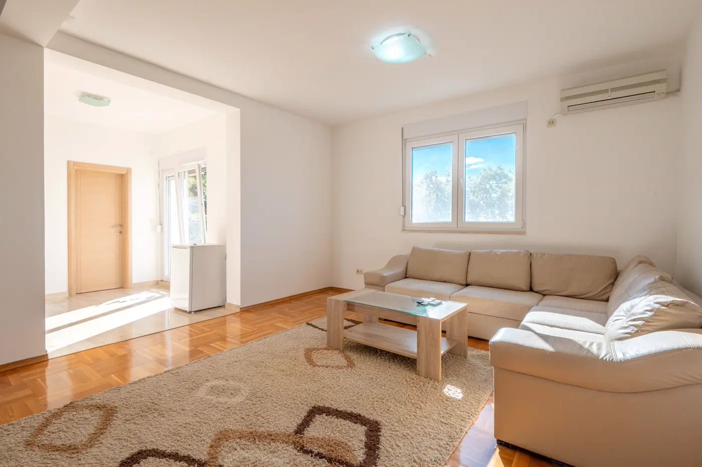 06-65 Villa with 4 bedrooms in the second row to the sea, Perazića Do, Budva