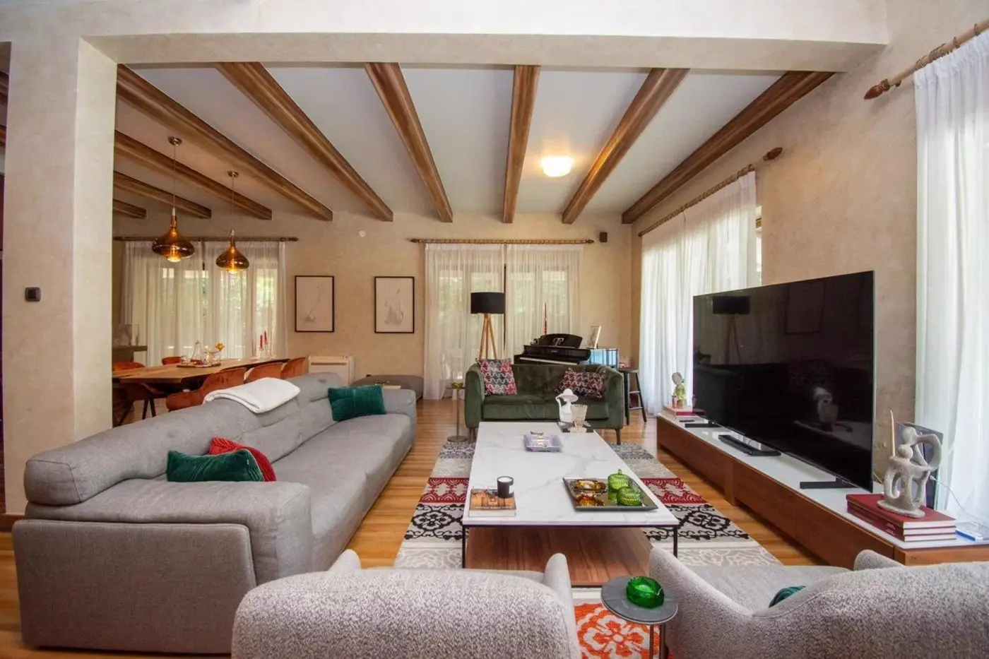 Luxury family villa with swimming pool and landscaped plot, Podgorica