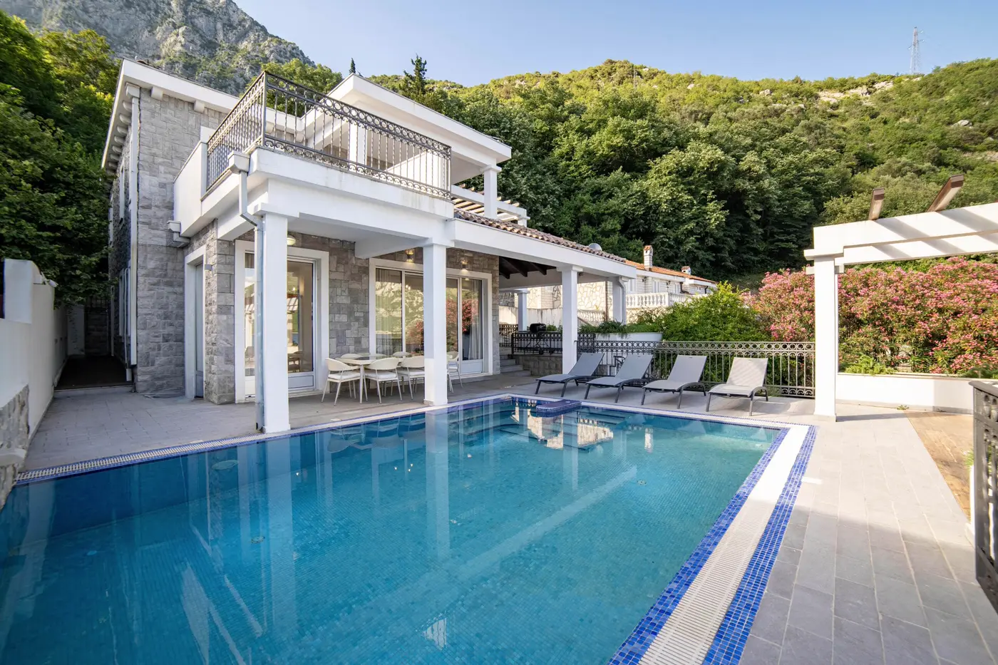Modern villa on the first line to the sea, Strp, Kotor