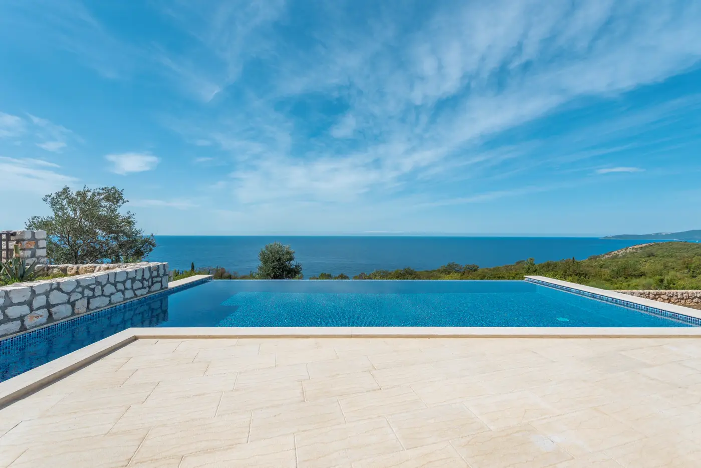 06-82 New villa with pool, Drobni Pijesak, Budva