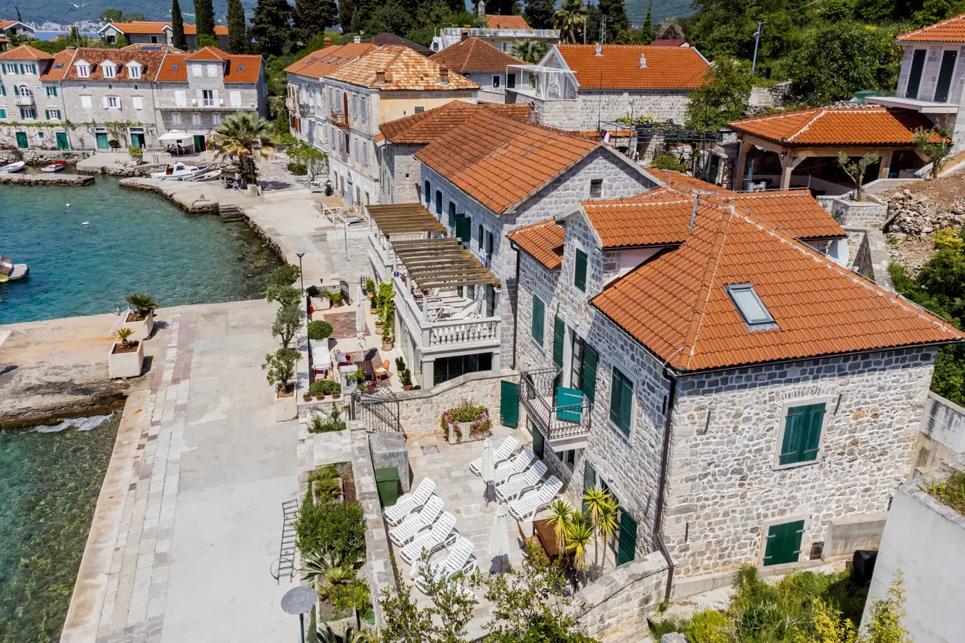 06-88 Historic stone villa Stara Posta, Rose, Herceg Novi