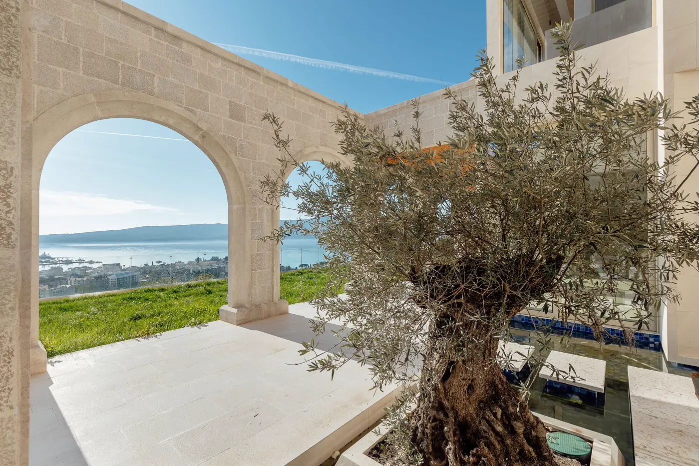 A unique villa with a panoramic view of the sea and Porto Montenegro, Tivat