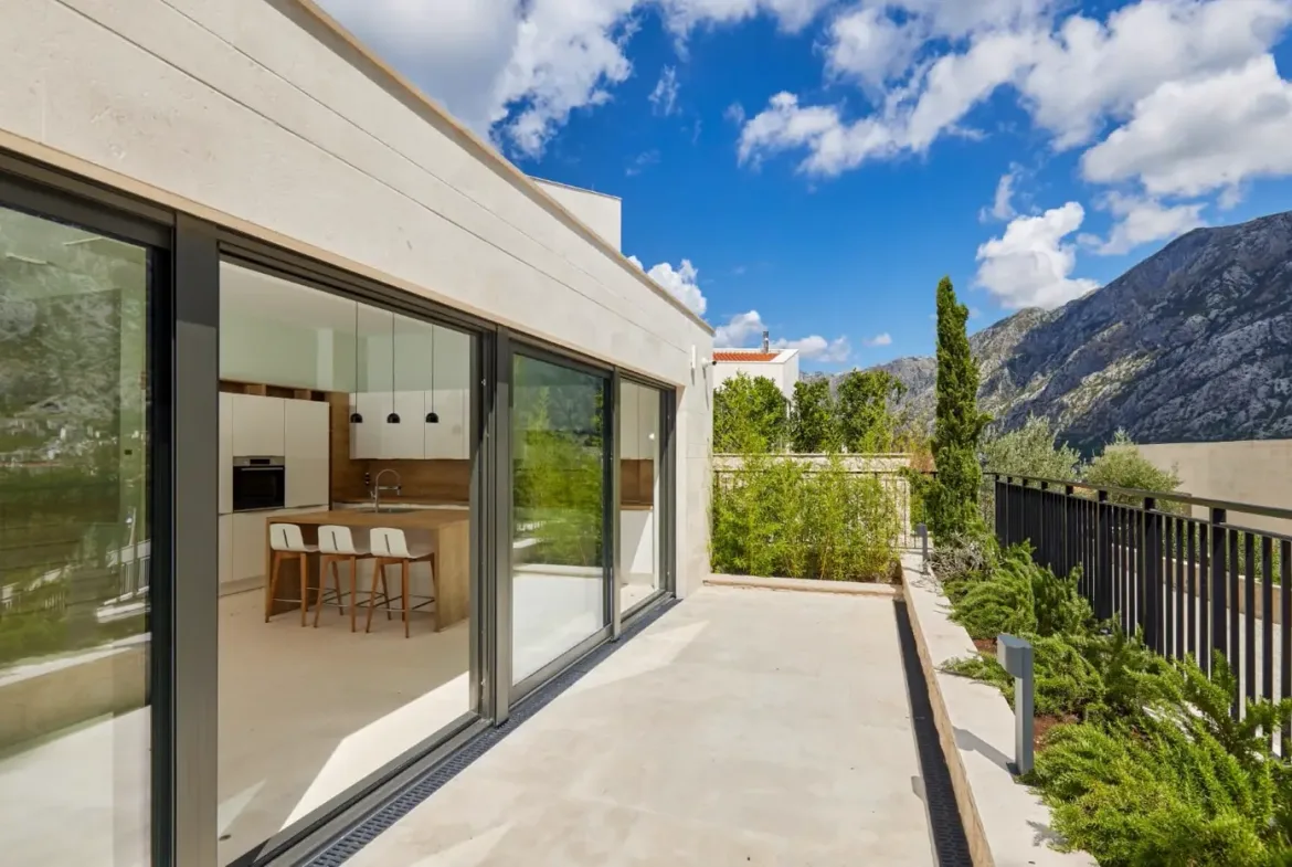 Contemporary villa with pool and bay view, Prčanj, Kotor