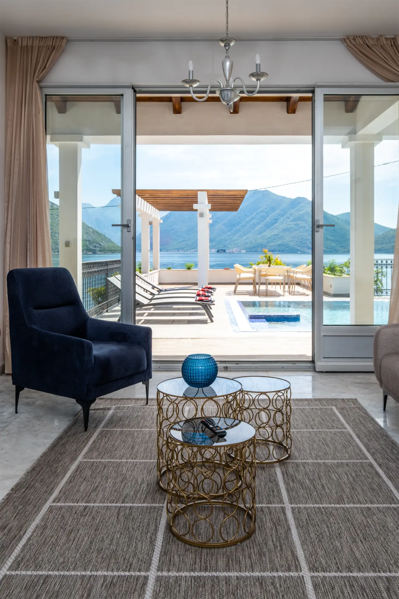Four bedrooms villa Boka Bay