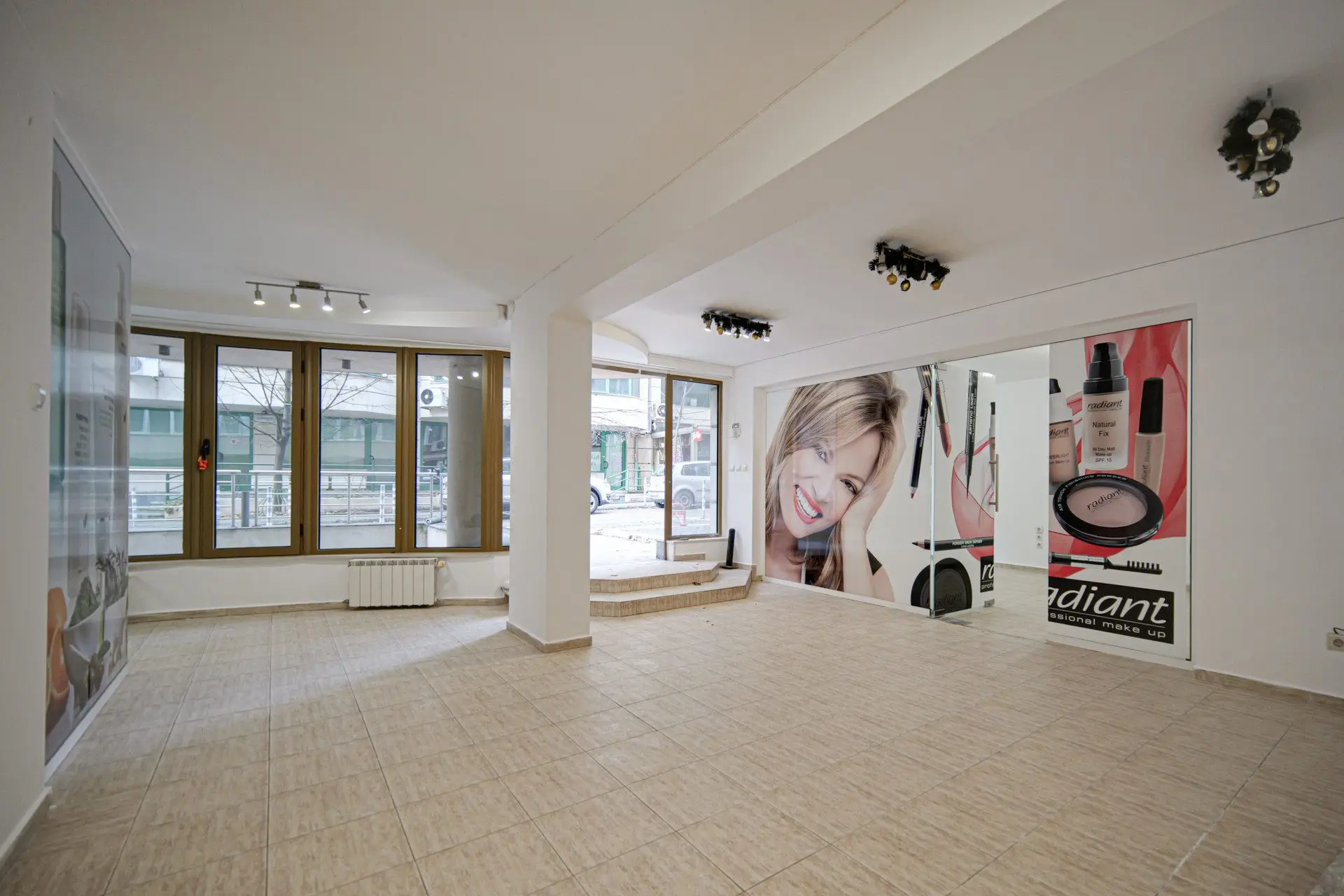 067a7074d7743ec97cca674aefb59c27-1 Bright office on two floors in Lozenets district for sale