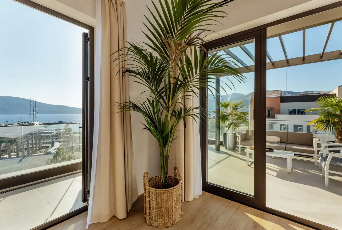 Sea View Penthouse in Boka Place, Porto Montenegro