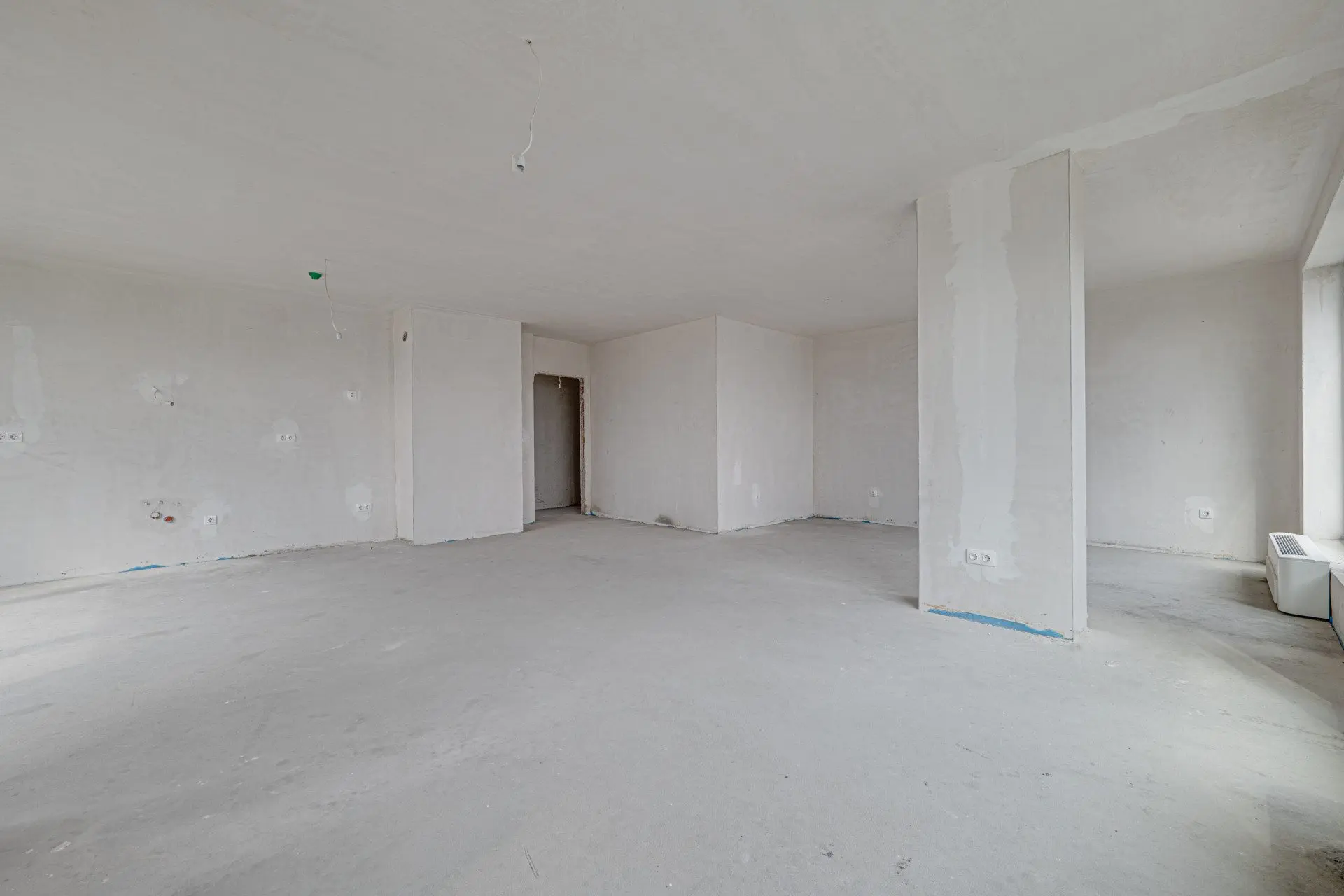 Three bedroom apartment in a luxury building next to Paradise Mall