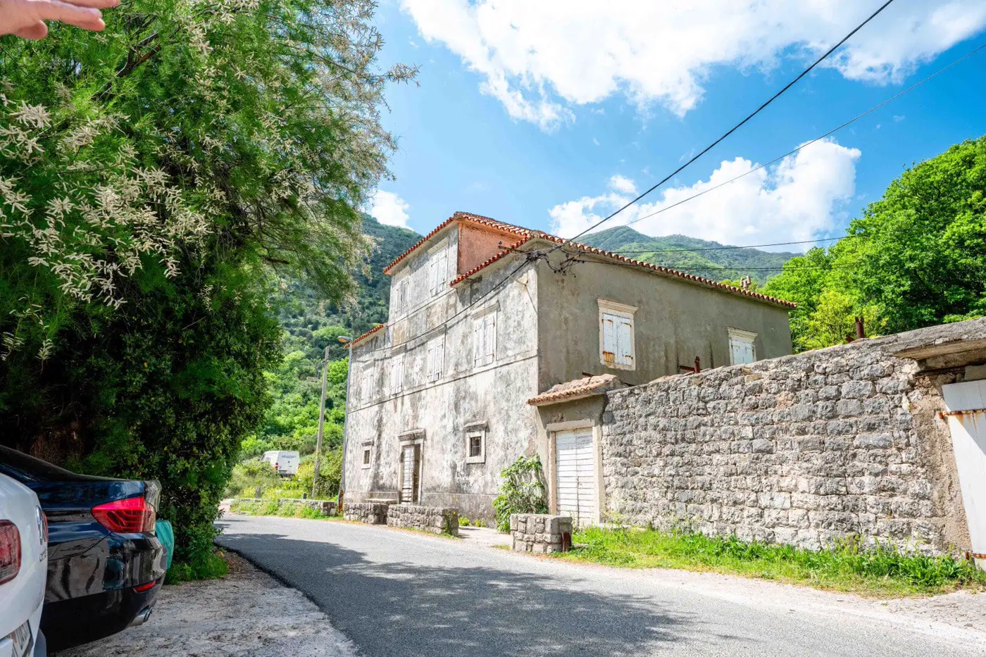 Stone palace for renovation on the first line to the sea, Prčanj
